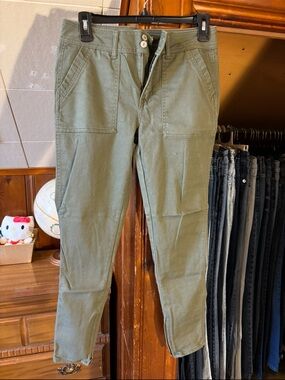 Woman’s Forever 21 Pants